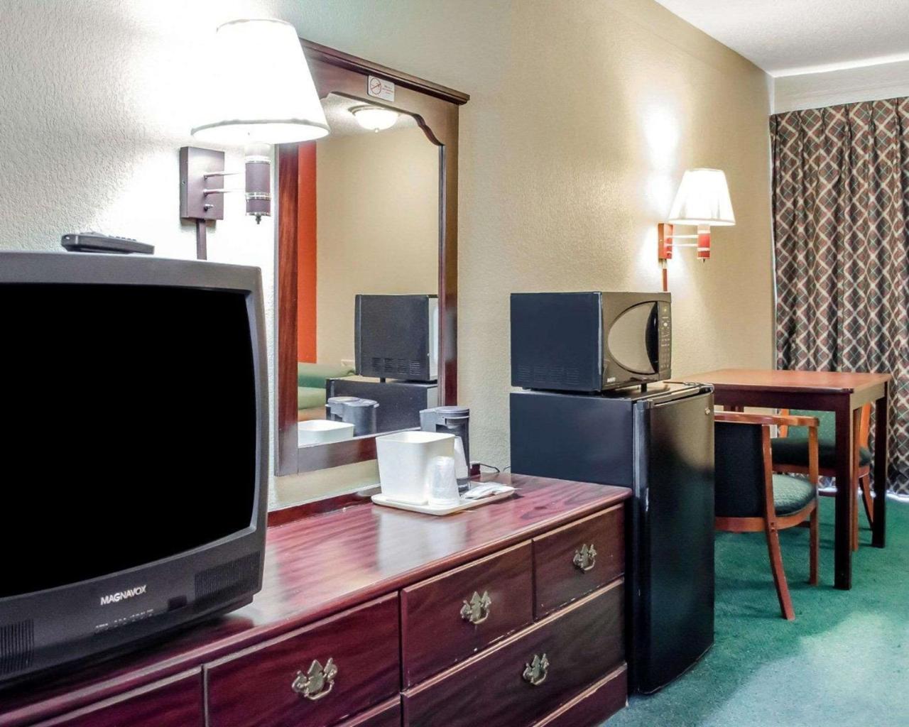 Rodeway Inn Χάρισμπουργκ Εξωτερικό φωτογραφία